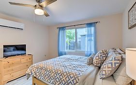 Inviting Apartment Less Than 2 Mi To Riviera Beach!
